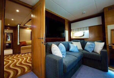 Private dubai yacht