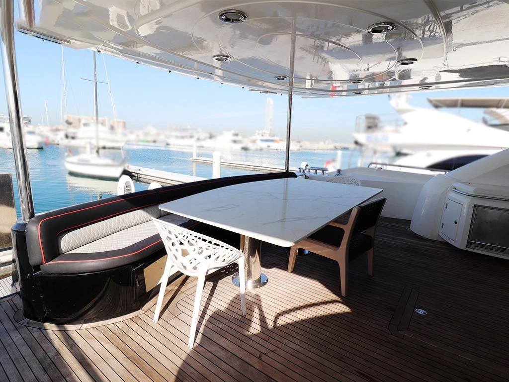 Hire Yacht in Dubai