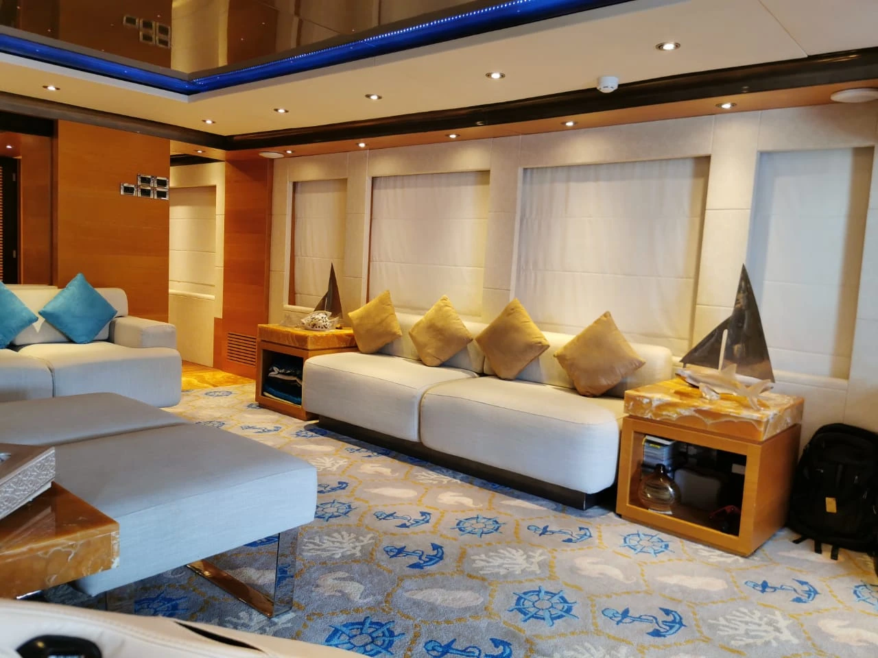 Hire Yacht in Dubai