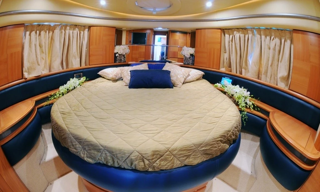 Dubai Luxury Yacht Rental