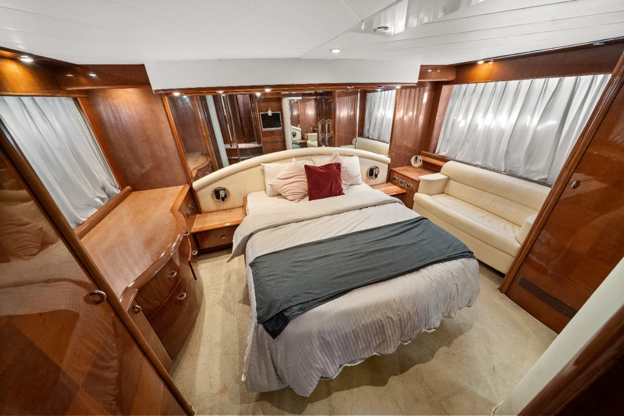 Private dubai yacht